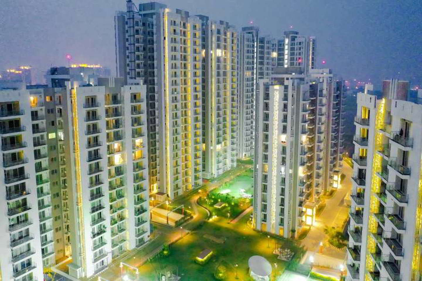 Microtek Greenburg – 3 BHK